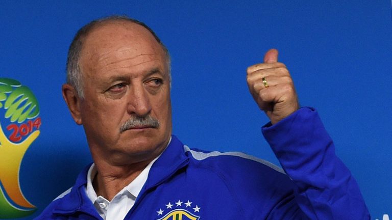 Pelatih Scolari Ingin Berkarir di Sepak Bola Asia Lagi