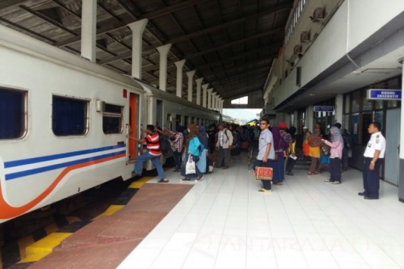 Daop 8 Surabaya Batalkan Tiga Perjalanan Kereta Menuju Jember