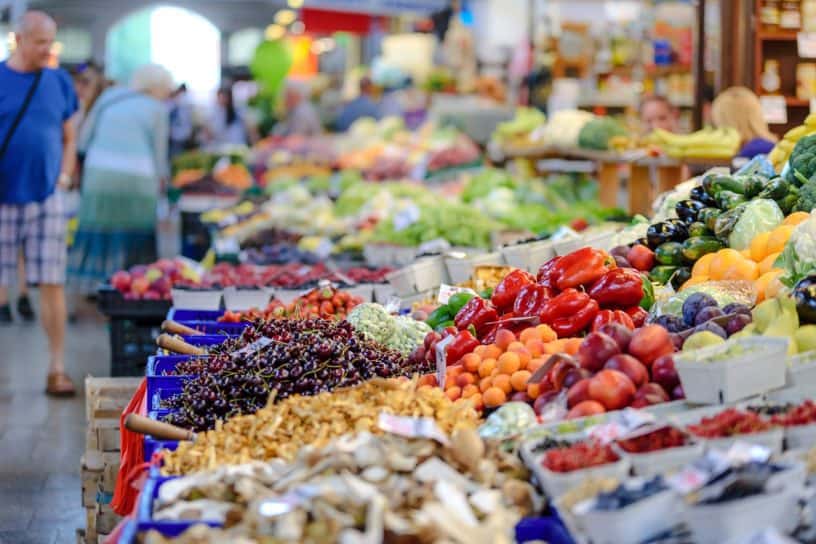 Jelang Ramadhan, Harga Bahan Kebutuhan Pokok Masih Stabil di Jember