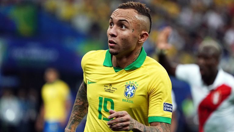 AC Milan Incar Pemain Depan Brasil Everton