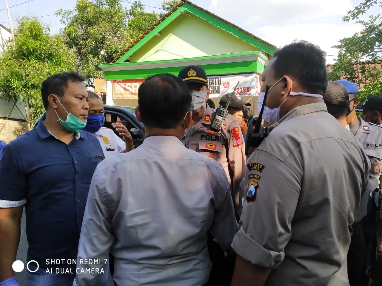 Pasutri Ditemukan Tewas di Jember, Suaminya Gantung Diri di Pohon Alpukat