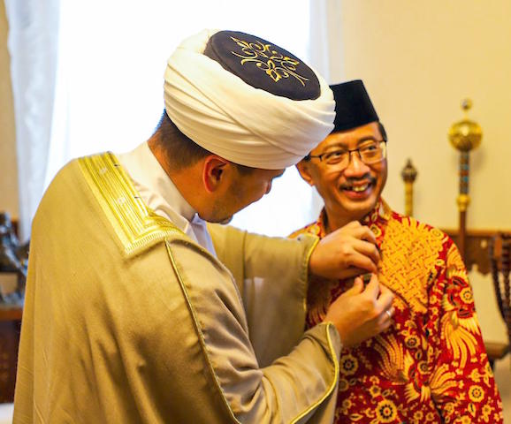 Akhiri Tugas di Rusia, Dubes Wahid Beroleh Medali Penghargaan dari Dewan Mufti Rusia