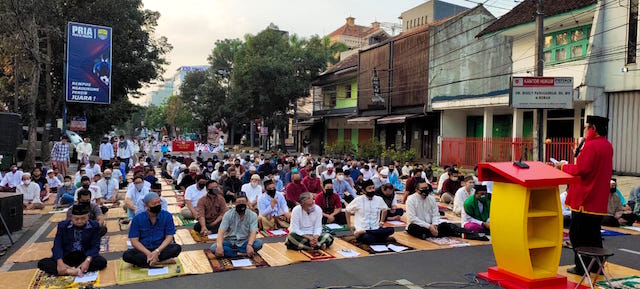 Sholat Iedul Adha di Masjid Lautze 2 Bandung Khidmad dan Taati Protokol Kesehatan