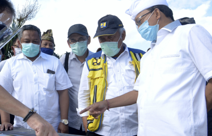 Perawatan Aspal Jalan, Kementerian PUPR Tambah Anggaran Beli Karet dari Petani