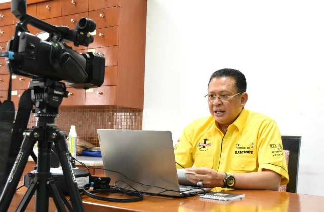 Bamsoet dan Gus Yaqut Diganjar Penghargaan Inspiring Leader of Politician