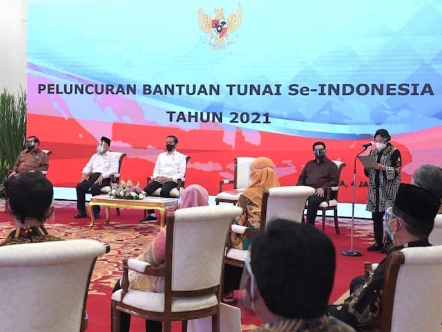 Presiden Joko Widodo: PKH, Bantuan Sembako & BST Jaring Pengaman Sosial dari Pemerintah Pusat