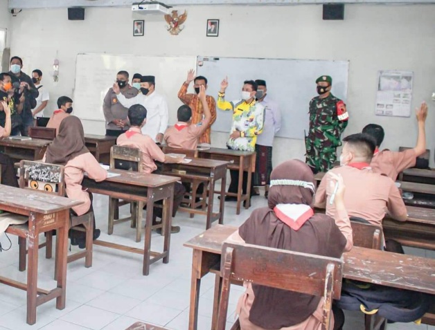 Bupati Hendy Kunjungi SMAN 1 dan SMKN 5 Persiapan Pembelajaran Tatap Muka