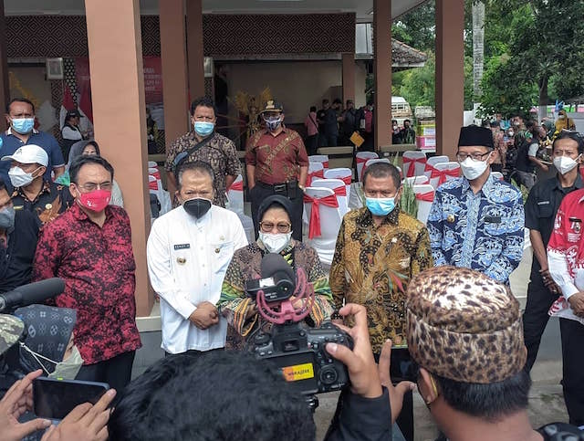 Mensos Risma Berang 8.000 Bansos PKH Belum Tersalurkan ke Warga Miskin di Jember