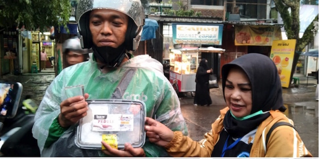 Bermandi Hujan, Baksos Dextone & Jawara Terus Dilanjut