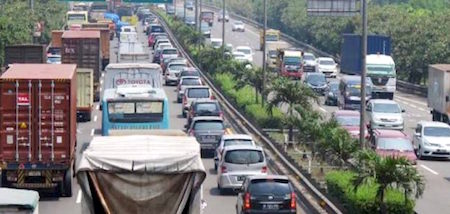 H-1 Dua Arus Tol Japek Normal, Kendaraan Melenggang Laju