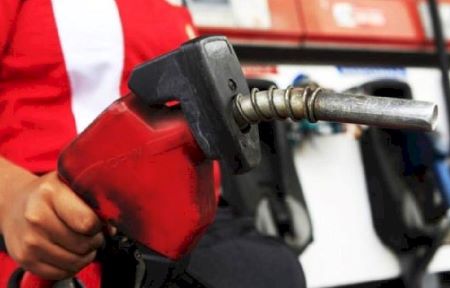 Pengamat Ekonomi Energi UGM: Harga BBM Subsidi tidak Seharusnya Naik Sekarang