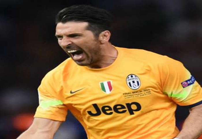 Buffon Raih Penghargaan Pemain Terbaik Italia