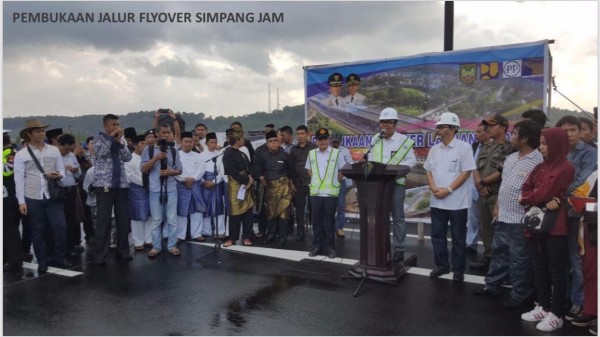 Ini Yang Membuat Kemacetan di Simpang Jam Kota Batam Terurai