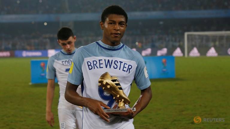 FA Tekan UEFA Bertindak Terkait Pelecehan Rasis Yang Dialami Brewster