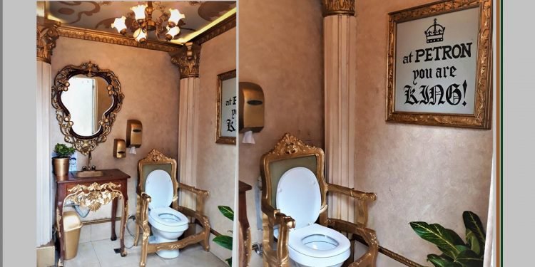 Toilet di Pom Bensin ini Bisa Membuat Anda Merasa Seperti Raja