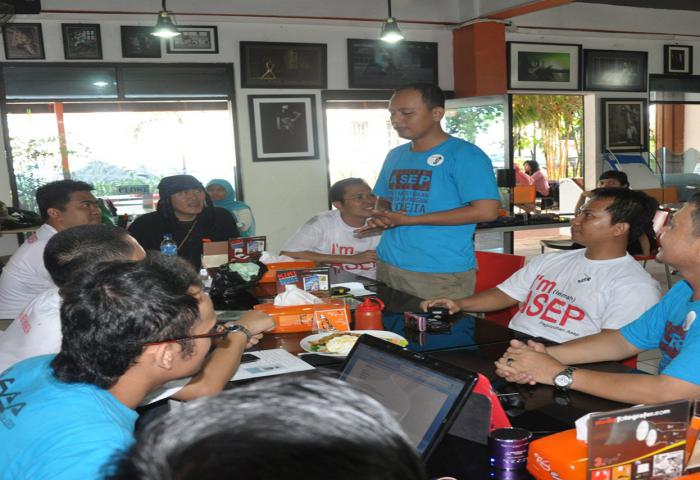 Ayo Tunjuk Tangan Siapa yang Namanya Asep!