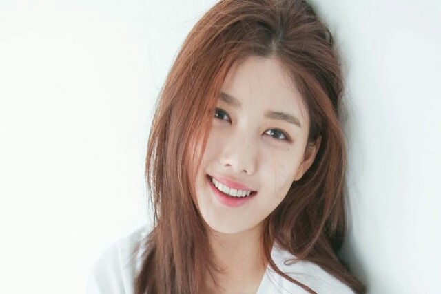 Kim Yoo Jung Rehat Sementara Waktu Karena Sakit