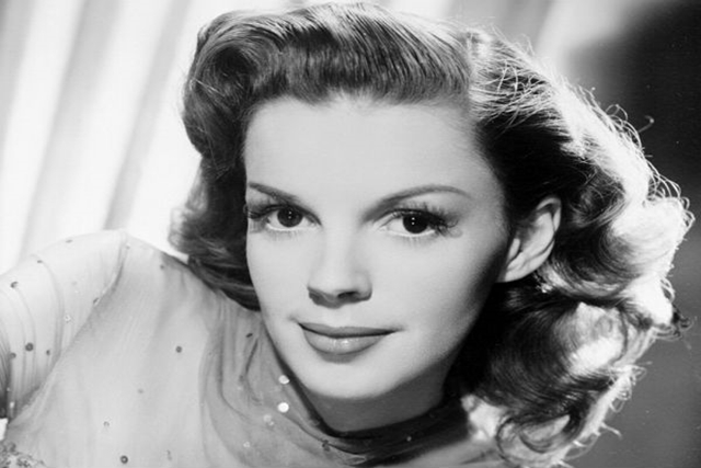 xjudygarland-1519895603.jpg.pagespeed.ic.LO_G_pR1B-.jpg