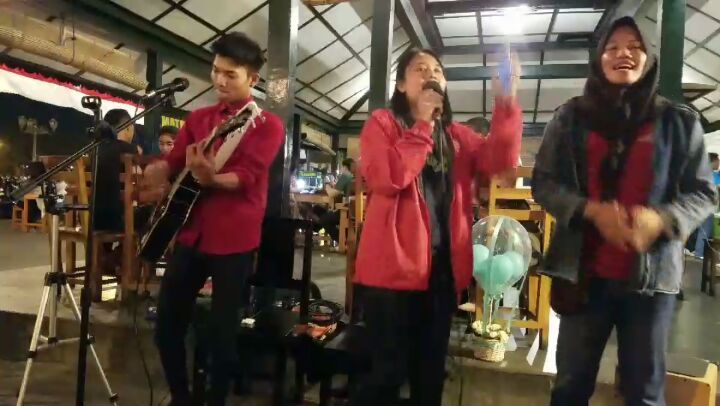 Musik Jawa kekinian juga ikut menyemarakkan suasana.jpg