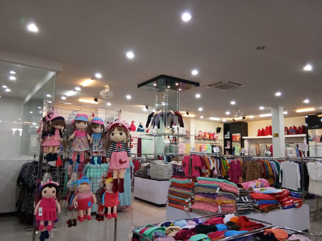 Boneka untuk Ananda pun ada.jpg
