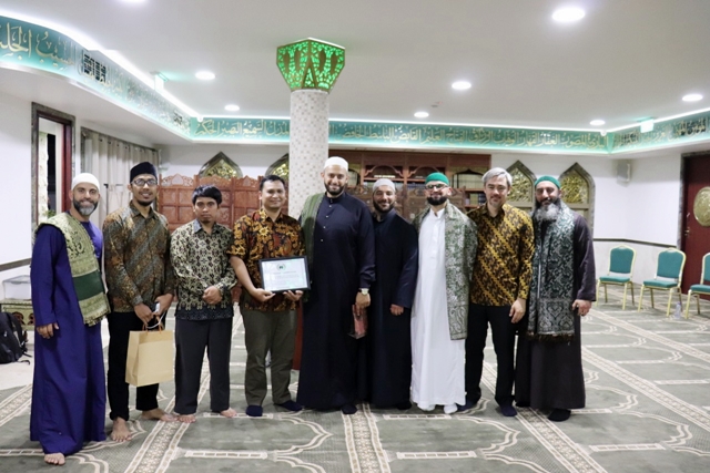 Para Peserta Pria dalam AIMEP 2019 Berfoto Bersama.jpg