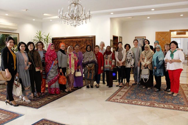 Membatik selalu menarik.jpg