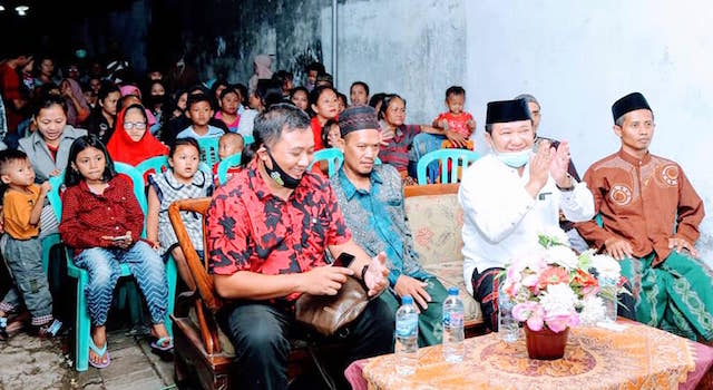 Haji Hendy Nikmati Gelar Seni Budaya Bersama Masyarakat Talangsari, Kaliwates.jpg