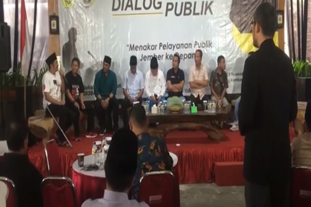 Dialog Publik, Birokrasi Banyak yang Harus Dibenahi.jpg