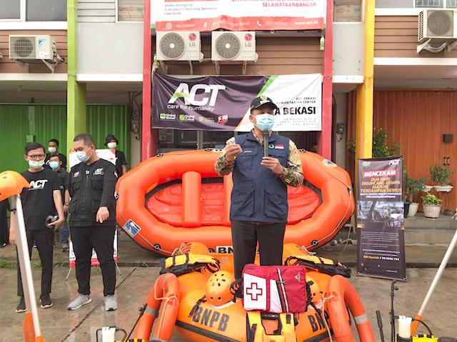 Jelang Pemberangkatan Bantuan bagi Korban Banjir di Sulawesi dan Kalimantan.jpeg