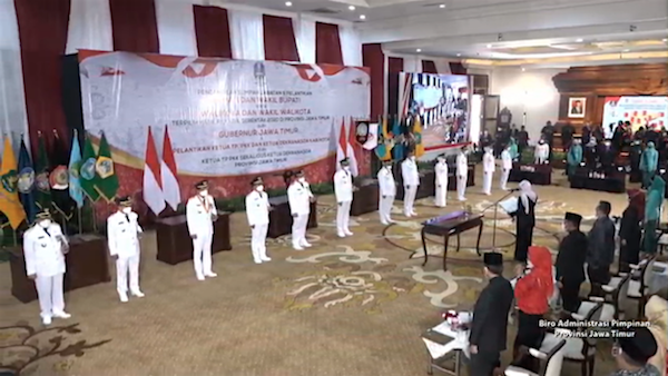 Suasana Pelantikan Walikota:Wakil Walikota dan Bupati:Wakil Bupati se-Jawa Timur.png