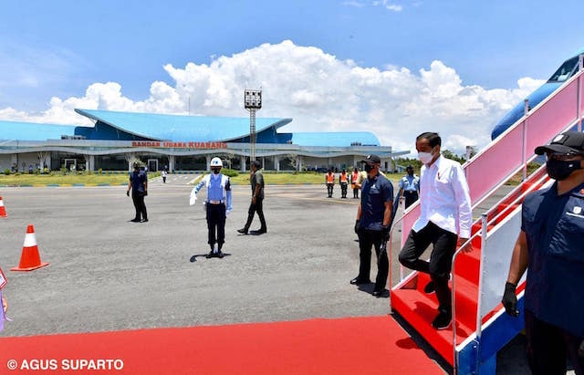 Presiden Joko Widodo Resmikan Bandara di Halmahera Utara.jpeg