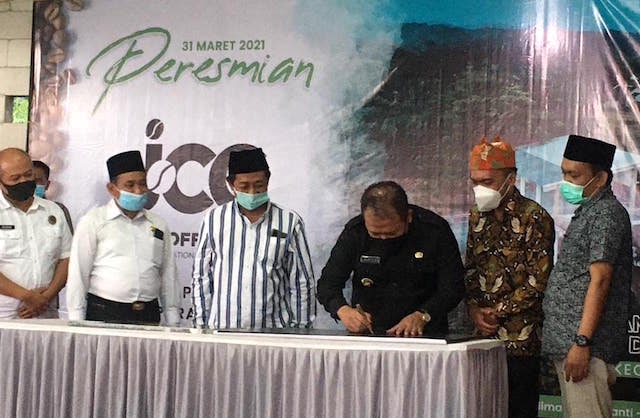 Bupati Jember Hendy Siswanto Resmikan Desa Wisata Kemiri.jpeg