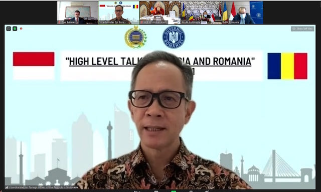 Wamenlu Mahendra Siregar.jpeg
