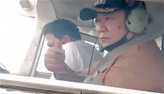 Bupati Hendy Siswanto Coba Kelilingi Jember dengan Pesawat Cessna.png