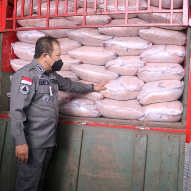 Bupati Jember Cek Komoditas Jagung Siap Kirim.jpeg