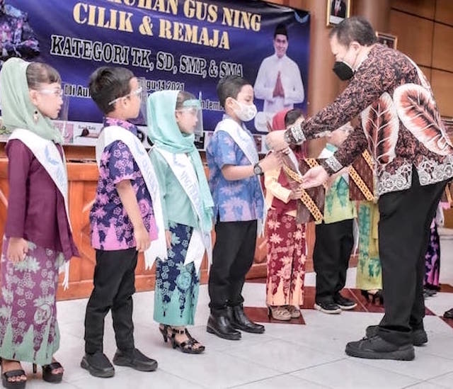 Bupati Hendy dan Gus Ning Cilik.jpeg