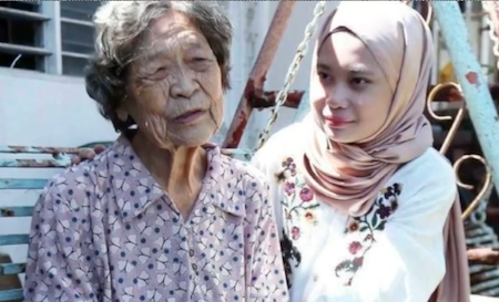 Rohana dan Ibu Angkat Chee yang Berhati Mulia.png