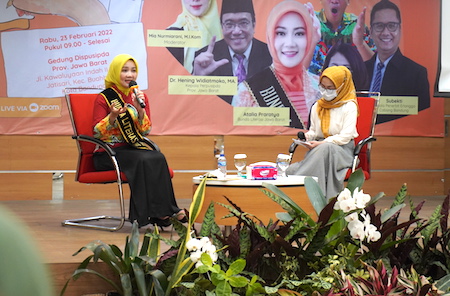 Bunda Literasi Jabar Atalia Praratya Berbagi Rahasia Menulis Buku.jpeg