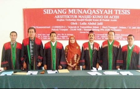 Saat Sidang S2 dengan Dua Perban di Perut.jpeg