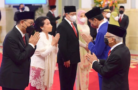Menerima ucapan selamat dari Presiden dan Wakil Presiden.jpg