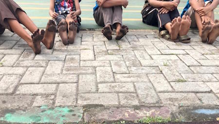 Debu batu bara yang hitam pekat kotori lingkungan.jpeg
