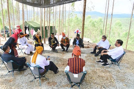 Bincang dengan Pemuka Adat dan Agama Setempat.jpg