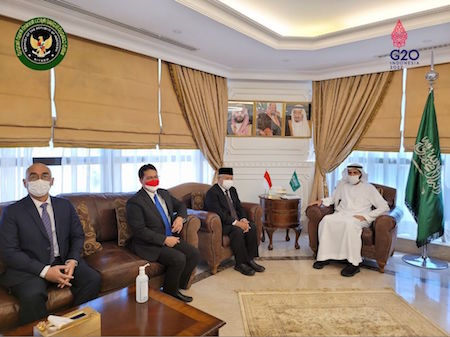 Dubes RI Kunjungi Menteri Haji dan Umroh Arab Saudi.jpeg