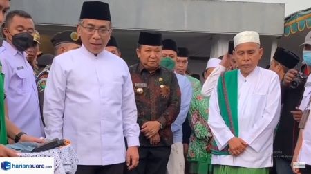 Sesaat Jelang Peletakan Batu Pertama RSNU Jember.jpg