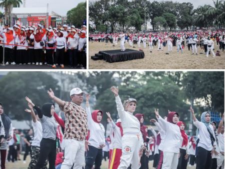 Senam Bersama Bupati Jember dan 15.000 Guru.jpg