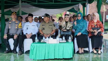 Bupati Jember dan Wakil Bupati mengapresiasi peran dan kontribusi kader posyandu bagi masyarakat.jpg