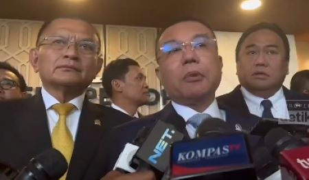 Wakil Ketua DPR RI Dasco sampaikan putusan MK yang berlaku.jpg